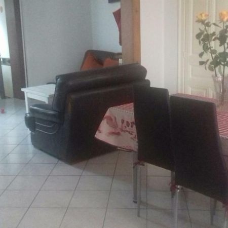 شقة Maison A Partager تروي المظهر الخارجي الصورة